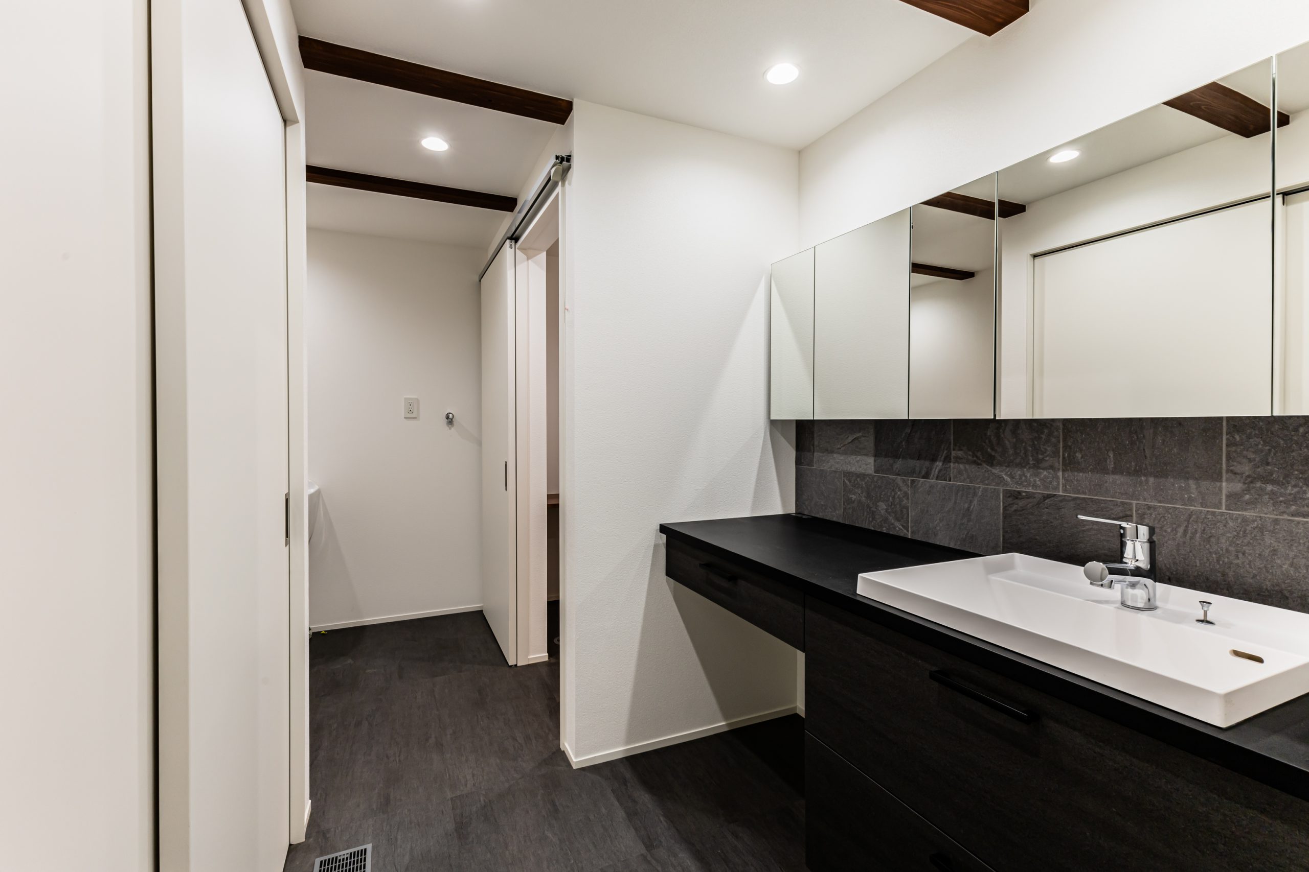 eaves&veranda HOUSE
