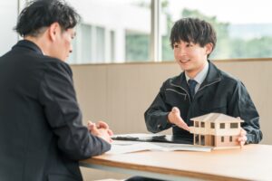 工務店員と客