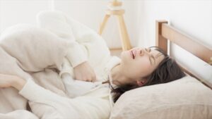寝苦しい人