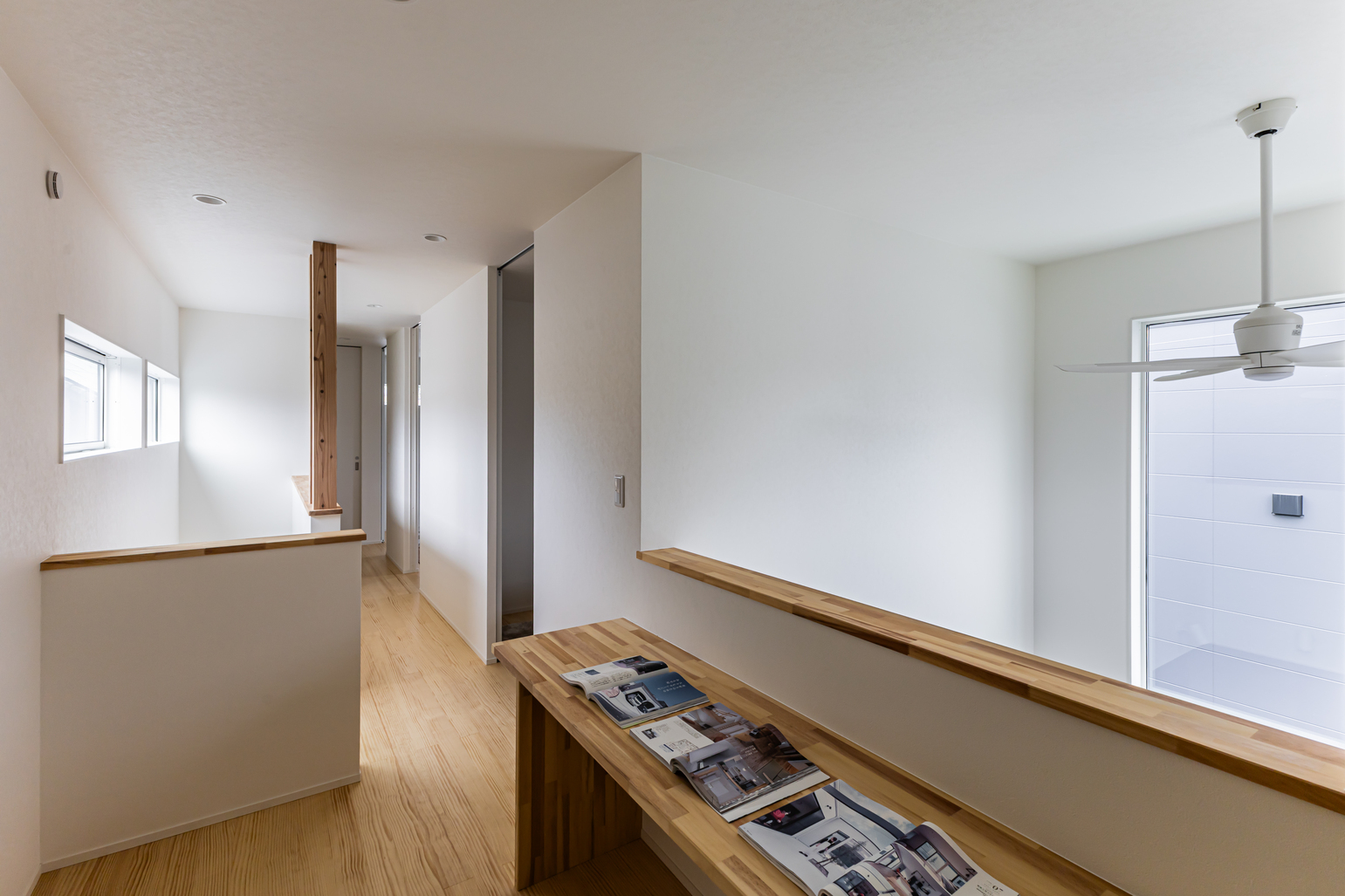 光が降り注ぐ2階建てのお家