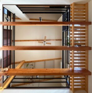 梁を見せたデザインの家