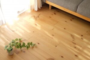 日の当たる木材の床